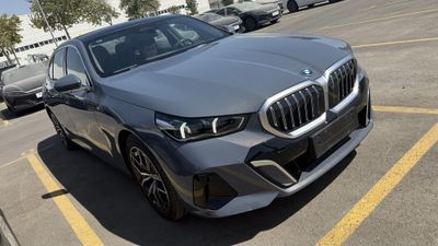 BMW i5 35L 2024 yil dop opsiya