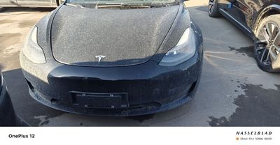 Tesla model 3 40 000$ стоит в таможне есть маленький пробег идеальная