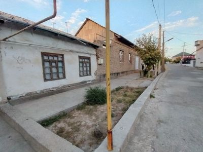 карши шахар Уй сотилади Жайхун кучасида катта йул йокасида жойлашган