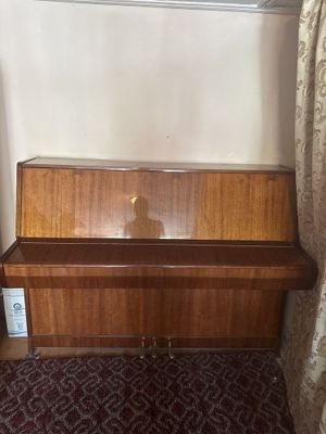 Pianino Belorus holadi ideal deyarli ishlatilmagan