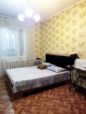 Срочно ! Продам 1в2комнатная/4/4 (36м²) ,Круг Юнусабада , 8квартал .