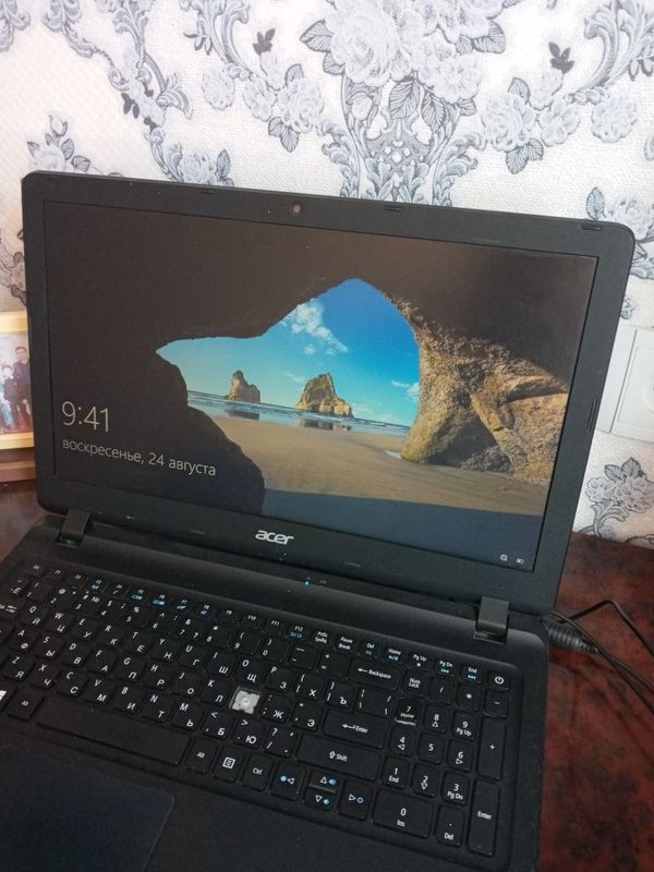 Noutbook acer(windovs 10)intel inside Noutbook acer(windovs 10)intel inside