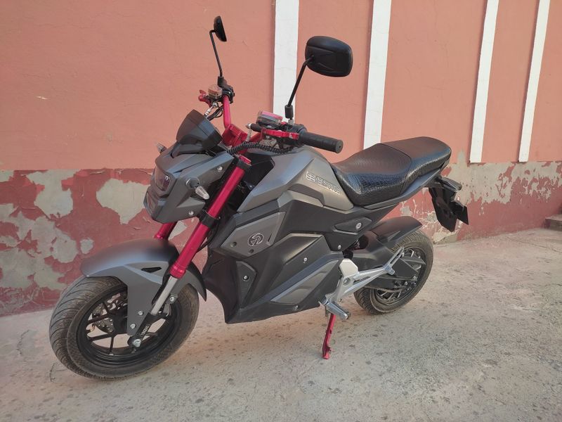 Sport skuter srochno sotiladi Sport skuter srochno sotiladi