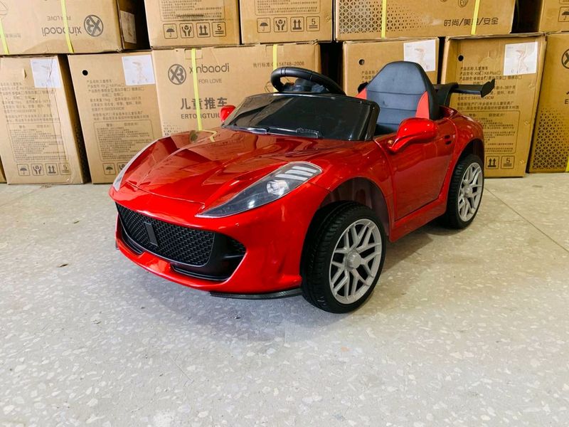 Ferrari elektrokari 912 qanot bolalar uchun