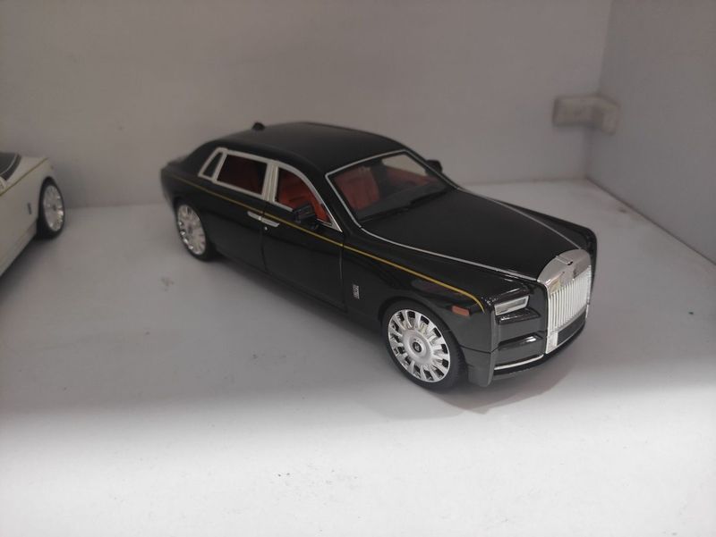 Rolls Royce modelka temirli