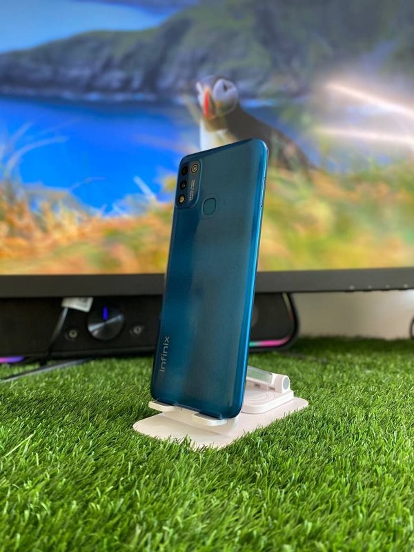 Infinix Hot 11Play sotiladi Infinix Hot 11Play sotiladi