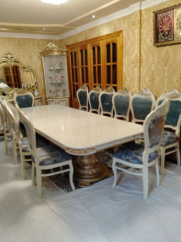 Продам стол стулья на 12 персон Продам стол стулья на 12 персон