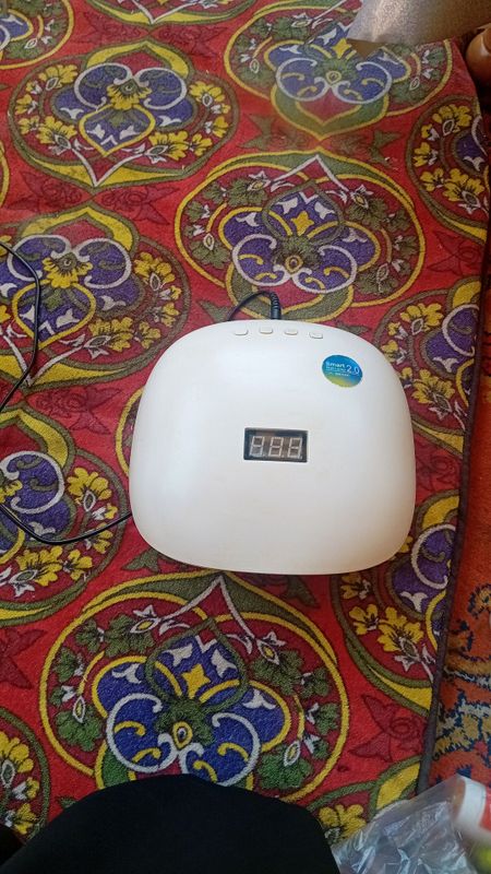 manikurni lampa manikurni lampa