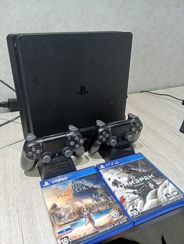 Продается Playstation 4 slim 1 tb Продается Playstation 4 slim 1 tb