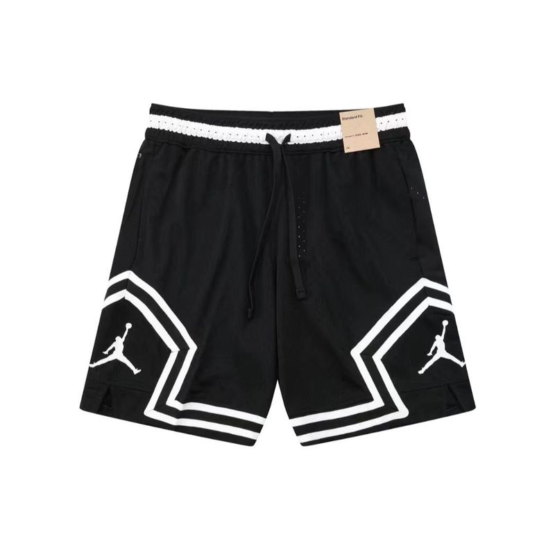 Шорты Jordan хорошого качества , продаю срочно Шорты Jordan хорошого качества , продаю срочно