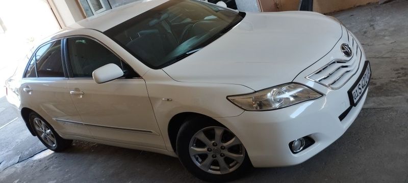 Toyota Camry сотилади холати зўр