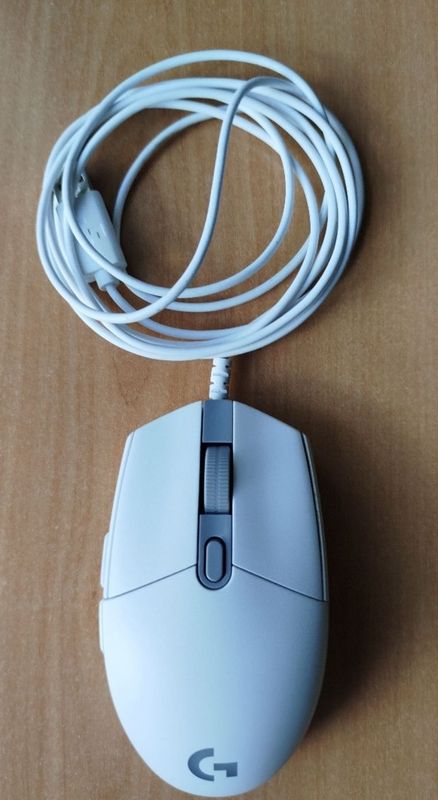 Мышка Logitech g 102 в идеальном состоянии