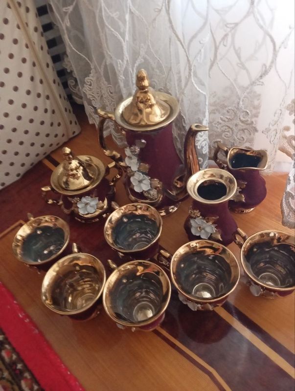Чайный сервиз сотилади