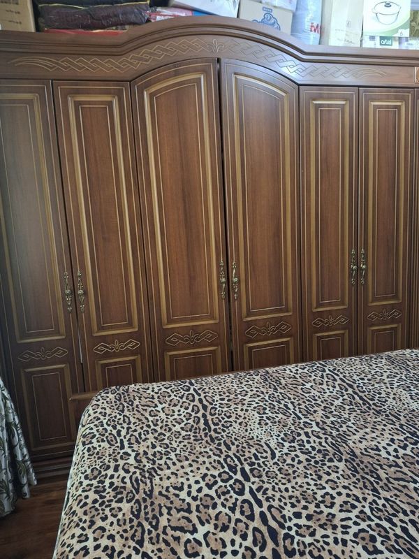 Продаю срочно мебель Продаю срочно мебель