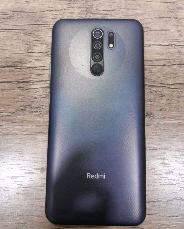 Redmi 9 ideal holatda arzon sotiladi