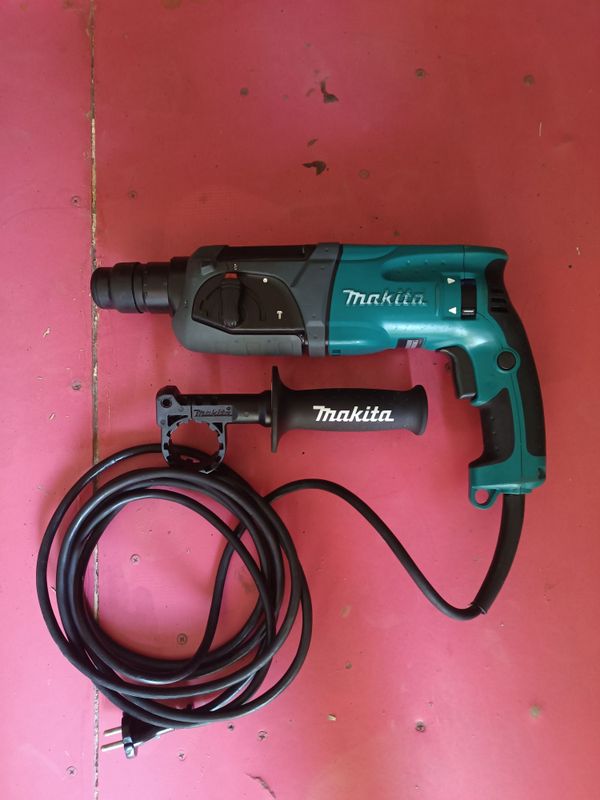 Makita 2470 sotiladi