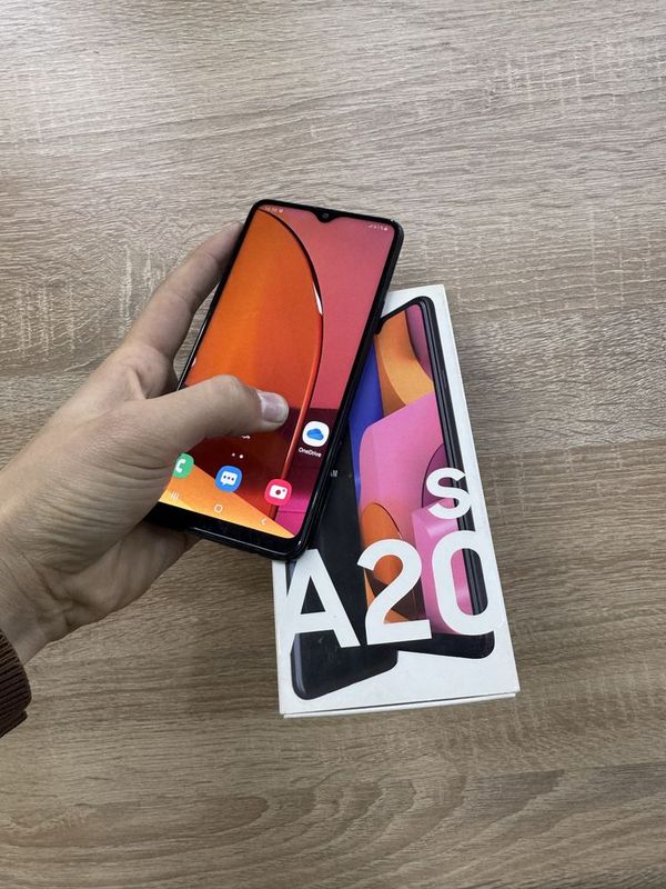 SAMSUNG A20s 32GB. .