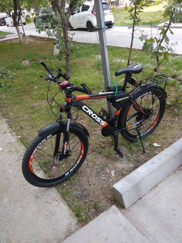 Velik sotiladi sergeli Velik sotiladi sergeli