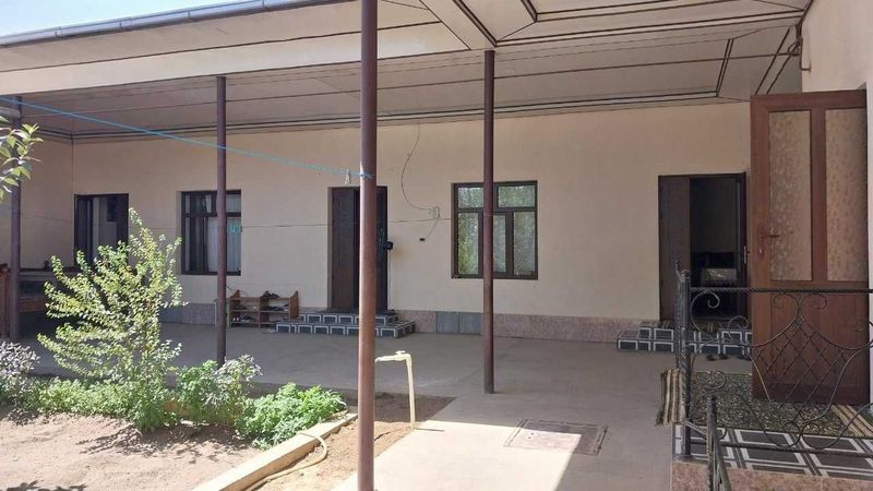 Уй сотилади Зангиота Зиратгохдан утканда Абдулла Ортиков 44000 нархи Уй сотилади Зангиота Зиратгохдан утканда Абдулла Ортиков 44000 нархи