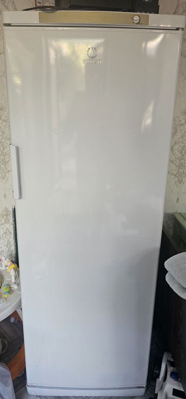 Morozilnik sotiladi, продаётся морозильник Indesit Morozilnik sotiladi, продаётся морозильник Indesit
