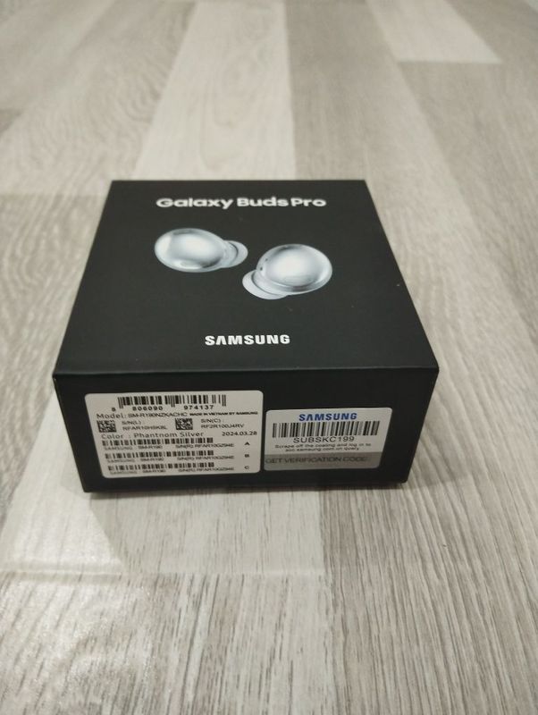 Samsung Galaxy Buds pro ozi bir dona qogan Samsung Galaxy Buds pro ozi bir dona qogan