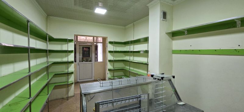 Продаётся 2 комнатная квартира, нежилое под магазин.24,500$ Продаётся 2 комнатная квартира, нежилое под магазин.24,500$