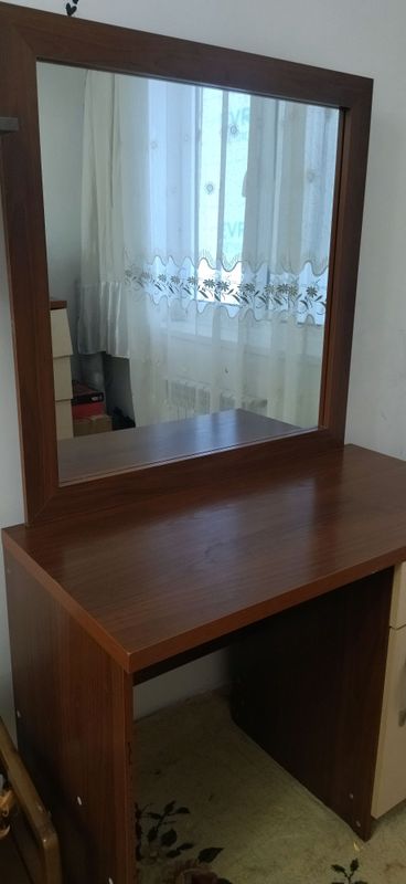 Продаётся трюмо и комод Продаётся трюмо и комод