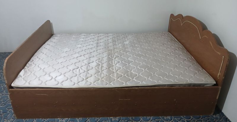 Spalni kravati sotiladi Spalni kravati sotiladi
