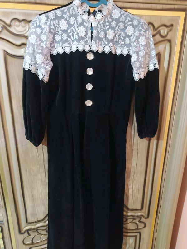 Ayollar kiyimi