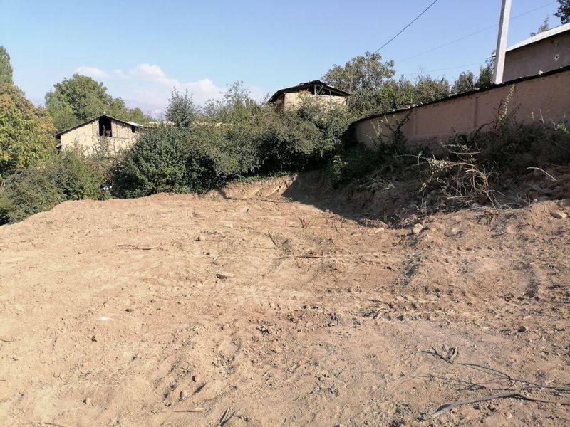 Toshkent viloyati Parkent tumani changi qishlogʻida yer sotilladi