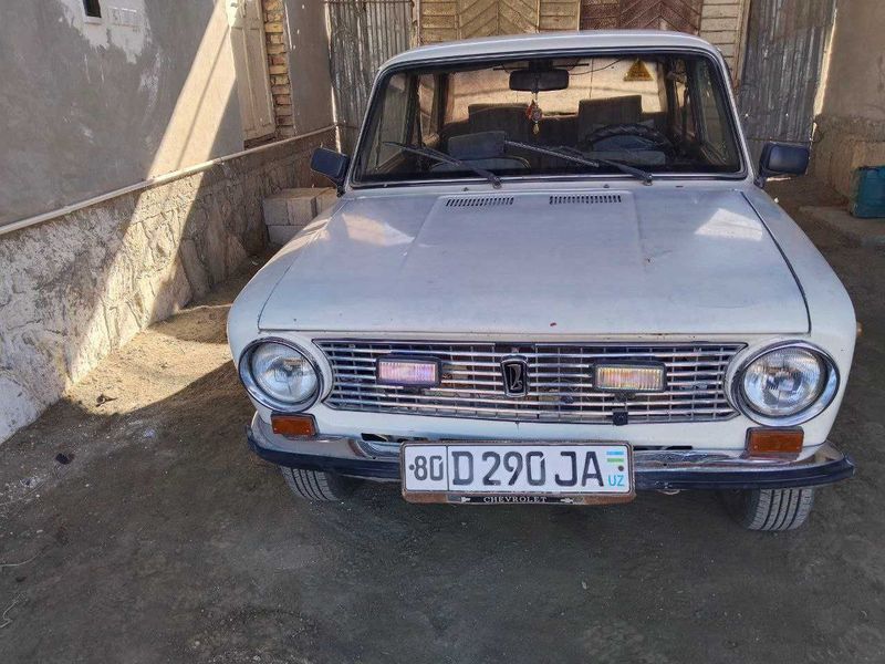 Vaz 21011 oq sedan