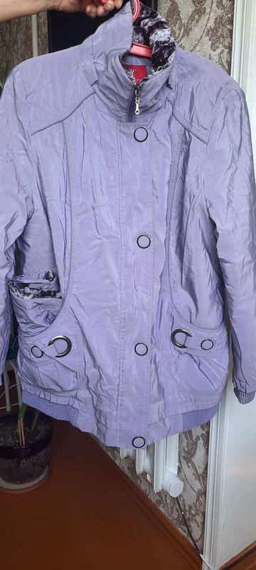 Продам женские куртки