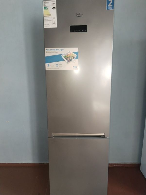 Холодильник BEKO двухъярусный