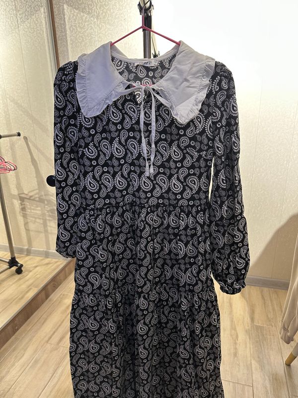 Продам . Женское платье Продам . Женское платье