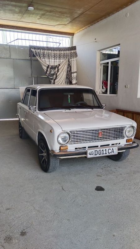 Lada 21011 sotiladi