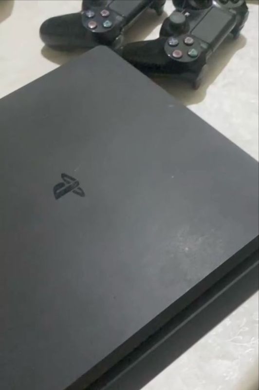 Playstation 4 slim 1TB Playstation 4 slim 1TB