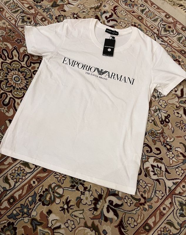 Emporio armani yengi sotiladi Emporio armani yengi sotiladi
