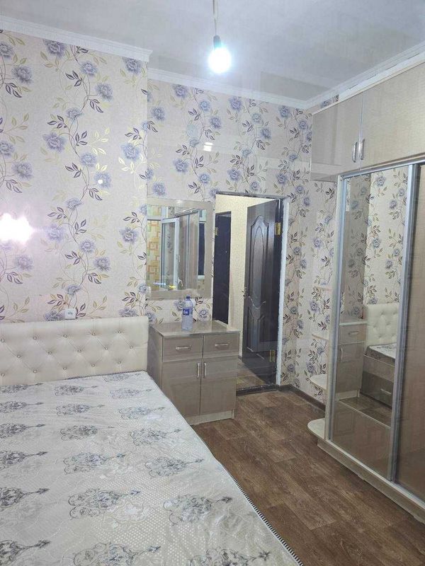 Hamroz Market oldidagi Yangi hayot uylaridan Hamroz Market oldidagi Yangi hayot uylaridan