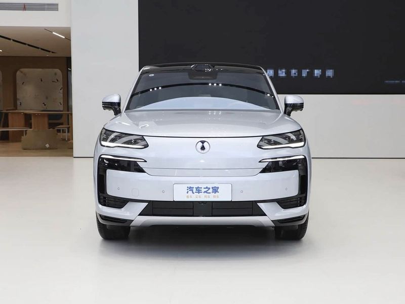 Denza N9 Flagship предзаказ по низким ценам 20 кунда келади