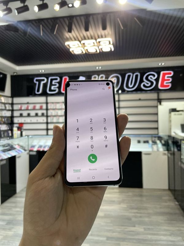 Samsung S10E Samsung S10E