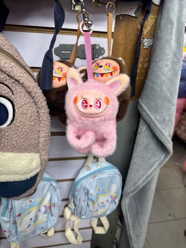 Лабубу обнимашка Лабубу обнимашка
