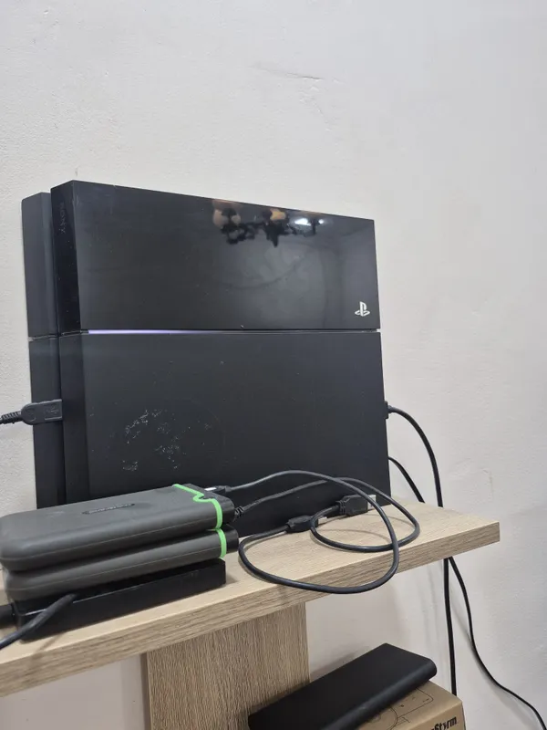 Playstation 4 FAT 500 гб прошитая