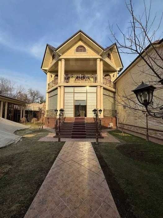 Продаётся дом в Яккасарайском районе, рядом с (Grand Mie Hotel) Продаётся дом в Яккасарайском районе, рядом с (Grand Mie Hotel)
