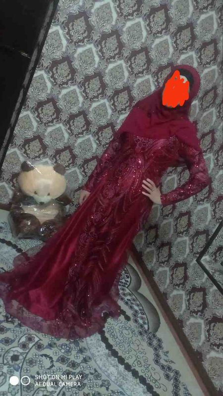 Ayollar oqshom liboslari
