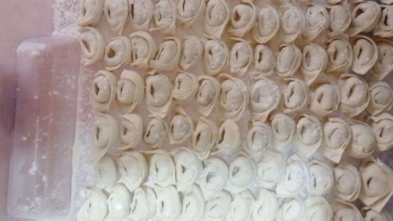 Ассалому алайкум, чучвара ва сомса хамири сотилади Ассалому алайкум, чучвара ва сомса хамири сотилади