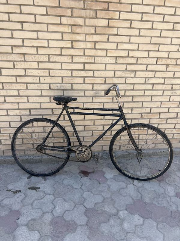 Velosiped sotiladi Velosiped sotiladi