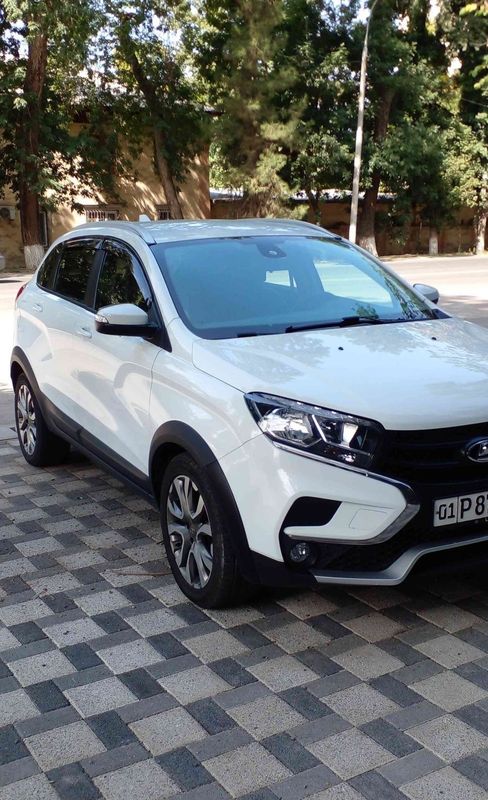 Lada x ray кросс 1.8 2019 срочно Lada x ray кросс 1.8 2019 срочно