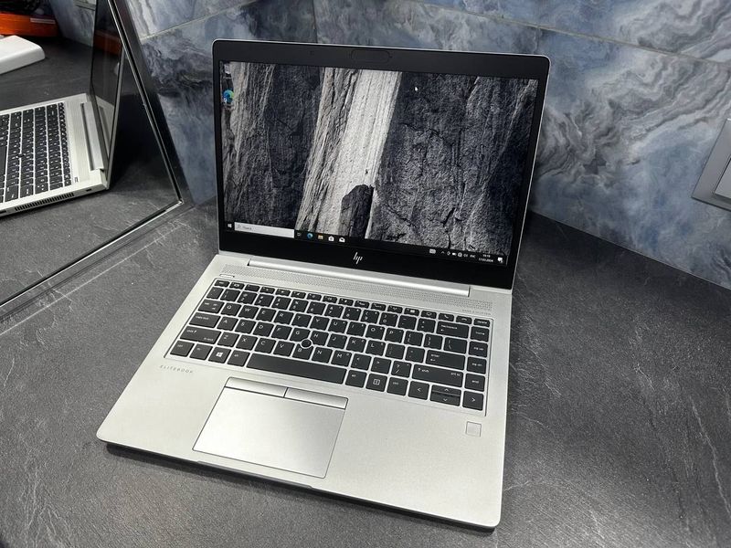 Hp Elitebook Rythen 7 pro sotiladi