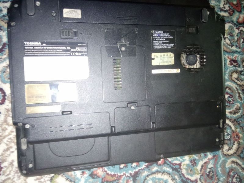 Toshiba 300 min noutbook Toshiba 300 min noutbook