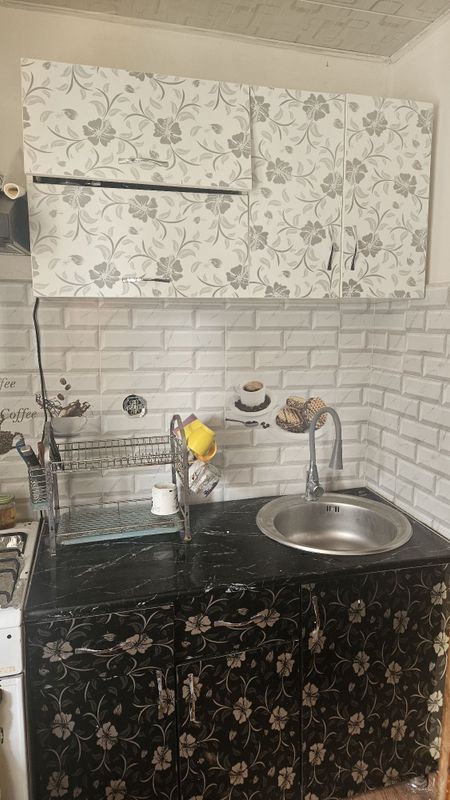 Кухонная мебель в хорошем состоянии. Цена договорная Кухонная мебель в хорошем состоянии. Цена договорная